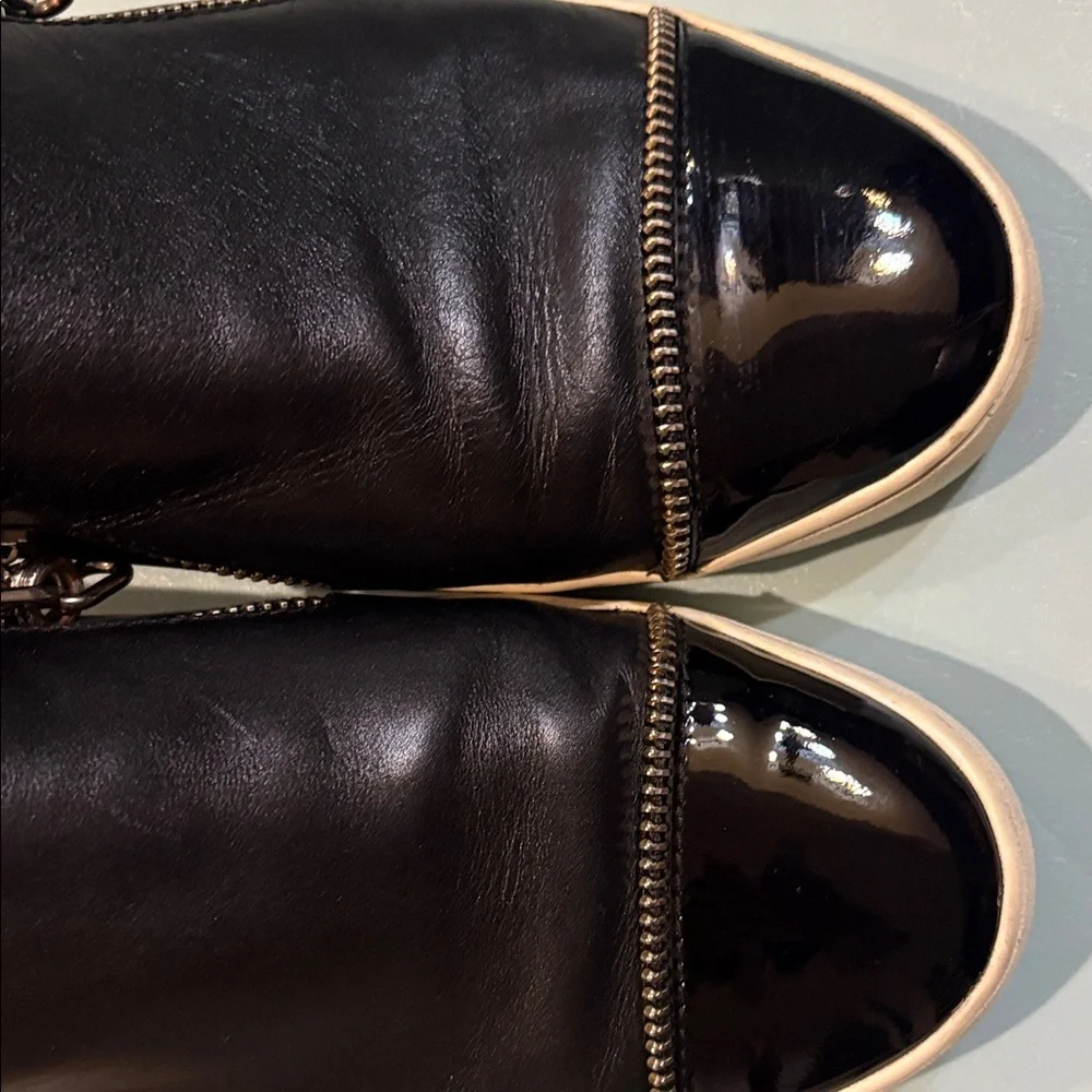 EUC Michael Kors Black and Cream WOMEN’s Loafers, 7.5 - Picture 3 of 8